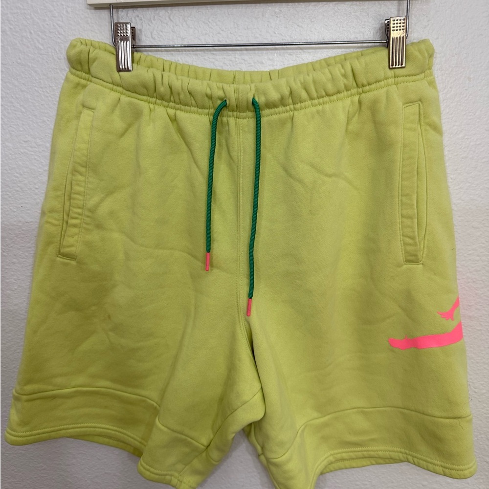 Nike Air Jordan Mens Medium Faded Big Logo Jumpman Fleece Shorts Lime Green